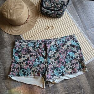 Colourful Skull Print Short-Shorts